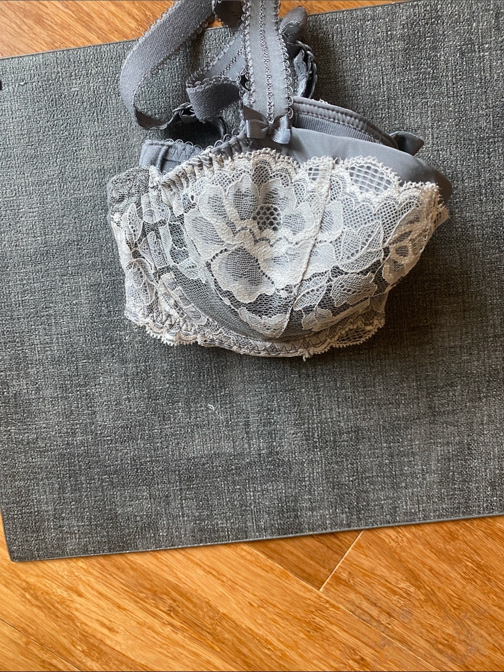 Bra - Picture 2 of 3